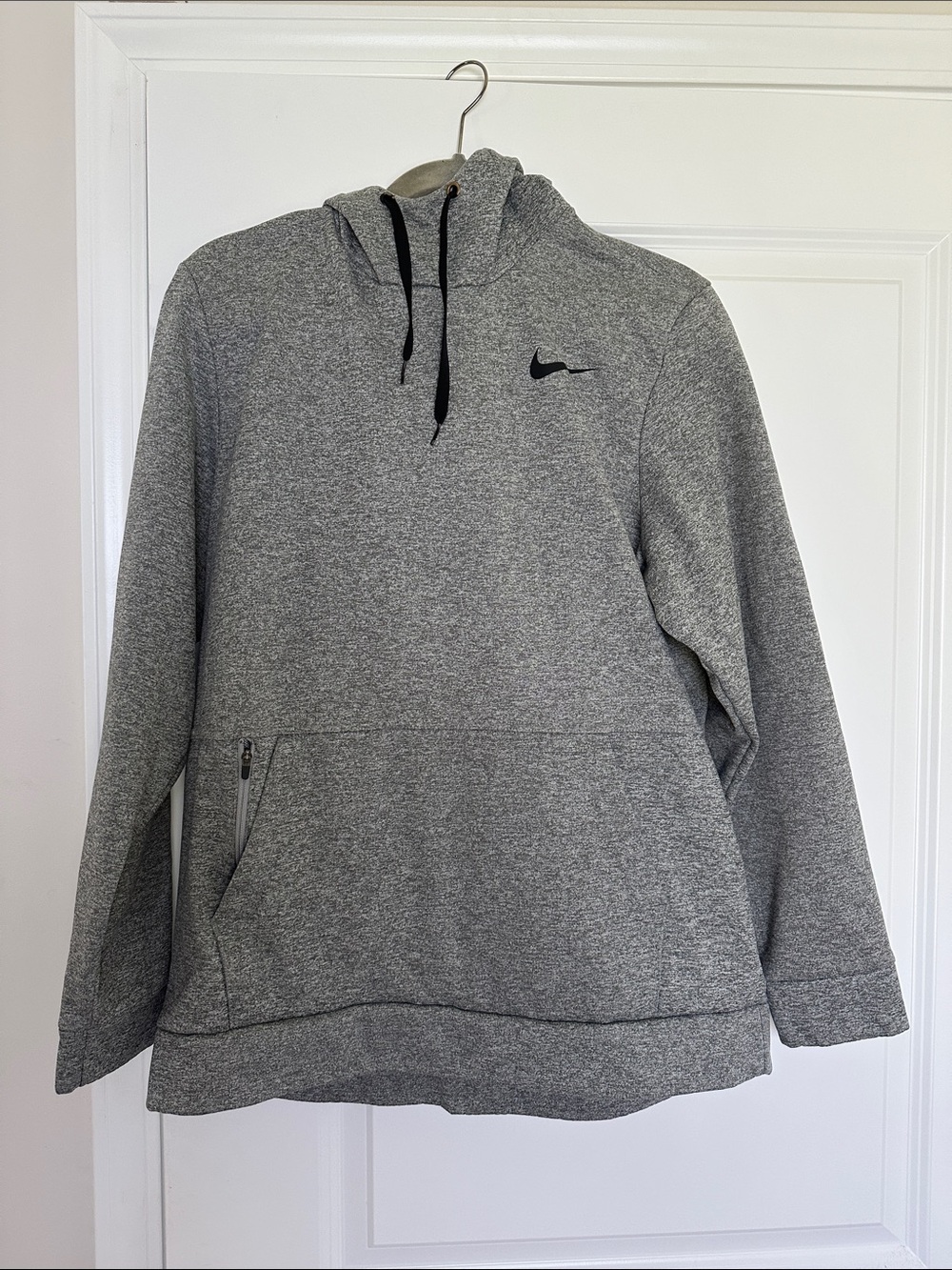 Nike Men's Gray Crewneck Hoodie therma-fit